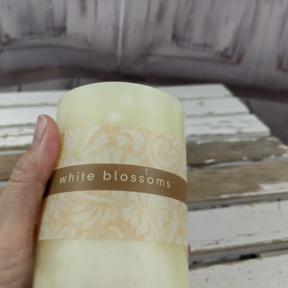 Illuminations scented white